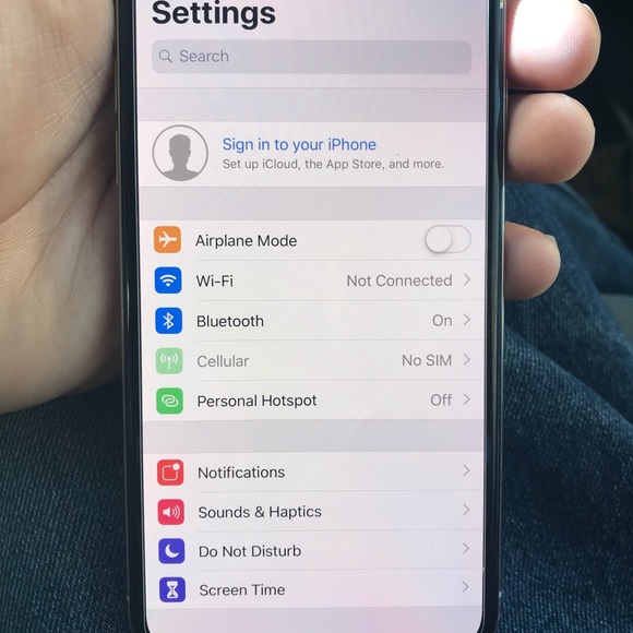 iPhone X - Picture 4 of 5
